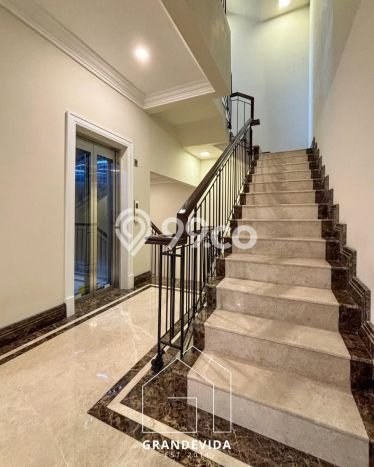 Dijual Rumah Elit Exclusive di Kebayoran Baru, Jakarta Selatan Dijual Rumah Elit Exclusive di Kebayoran Baru, Jakarta Selatan