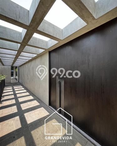 Rumah Elit LB 700m2 Siap Huni Desain Elegan di Ampera, Jakarta Selatan Rumah Elit LB 700m2 Siap Huni Desain Elegan di Ampera, Jakarta Selatan