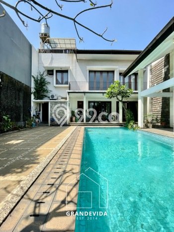 Dijual Rumah Premium dengan Fasilitas Sekitar Komplit di Kebayoran Lama, Jakarta Selatan Dijual Rumah Premium dengan Fasilitas Sekitar Komplit di Kebayoran Lama, Jakarta Selatan