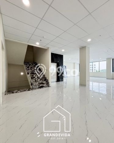 Unit Komersial Dijual di Menteng Jakarta Pusat Luas Tanah 1075m2, Luas Bangunan 3500m2 Unit Komersial Dijual di Menteng Jakarta Pusat Luas Tanah 1075m2, Luas Bangunan 3500m2