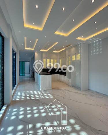 Dijual Rumah Premium dengan Fasilitas Sekitar Komplit di Cilandak, Jakarta Selatan Dijual Rumah Premium dengan Fasilitas Sekitar Komplit di Cilandak, Jakarta Selatan