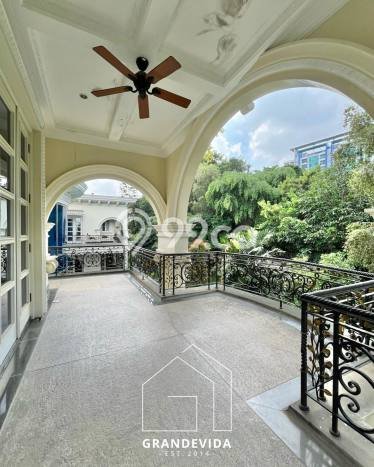 Dijual Rumah Luas Elegan Dengan View Cantik di Pondok Indah, Jakarta Selatan Dijual Rumah Luas Elegan Dengan View Cantik di Pondok Indah, Jakarta Selatan