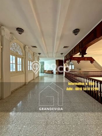 Jual Rumah Mewah Megah Dengan View Eksklusif di Simprug, Jakarta Selatan Jual Rumah Mewah Megah Dengan View Eksklusif di Simprug, Jakarta Selatan