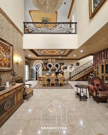 Rumah Elit LB 402m2 Siap Huni Desain Elegan di Bintaro, Tangerang Selatan Rumah Elit LB 402m2 Siap Huni Desain Elegan di Bintaro, Tangerang Selatan