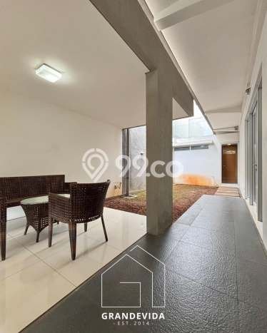 Rumah Mewah LB 192m2 Siap Huni Desain Elegan di Veteran, Jakarta Selatan Rumah Mewah LB 192m2 Siap Huni Desain Elegan di Veteran, Jakarta Selatan