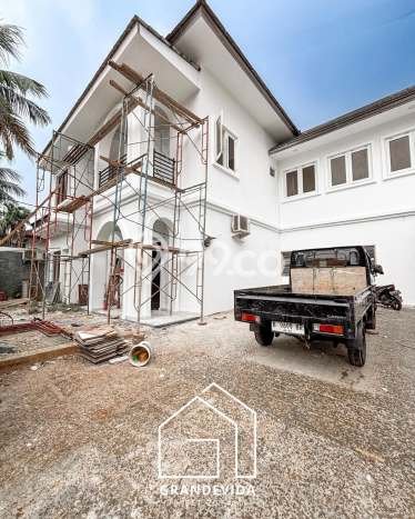 Jual Rumah Mewah Elegan Dengan View Cantik di Kemang, Jakarta Selatan Jual Rumah Mewah Elegan Dengan View Cantik di Kemang, Jakarta Selatan