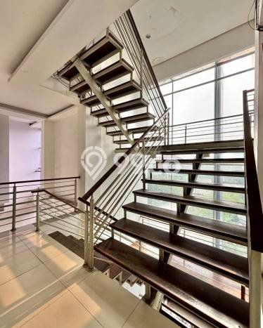 Kantor di , Luas 2500m2m², Pusat Bisnis, Posisi Strategis Kantor di , Luas 2500m2m², Pusat Bisnis, Posisi Strategis
