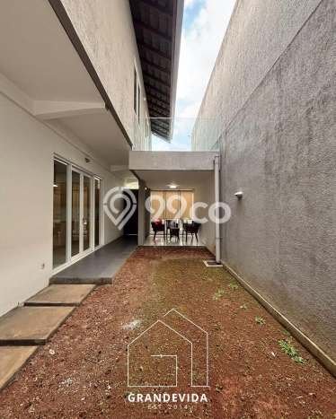 Rumah Mewah LB 192m2 Siap Huni Desain Elegan di Veteran, Jakarta Selatan Rumah Mewah LB 192m2 Siap Huni Desain Elegan di Veteran, Jakarta Selatan