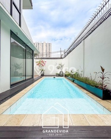 Dijual Rumah Luas Elegan Dengan View Cantik di Veteran, Jakarta Selatan Dijual Rumah Luas Elegan Dengan View Cantik di Veteran, Jakarta Selatan