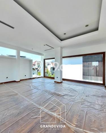 Ready to Use! Premium House LT 489m2 Desain Modern di Pondok Indah Ready to Use! Premium House LT 489m2 Desain Modern di Pondok Indah