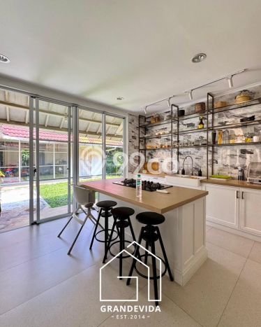 Hot Offer Hunian Mewah Ideal dan Luas di Kebayoran Baru, Jakarta Selatan Hot Offer Hunian Mewah Ideal dan Luas di Kebayoran Baru, Jakarta Selatan