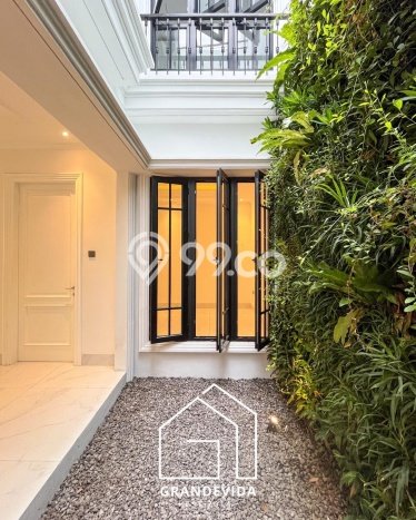 For Sale Rumah Mewah Exclusive di Cempaka Putih, Jakarta Pusat For Sale Rumah Mewah Exclusive di Cempaka Putih, Jakarta Pusat