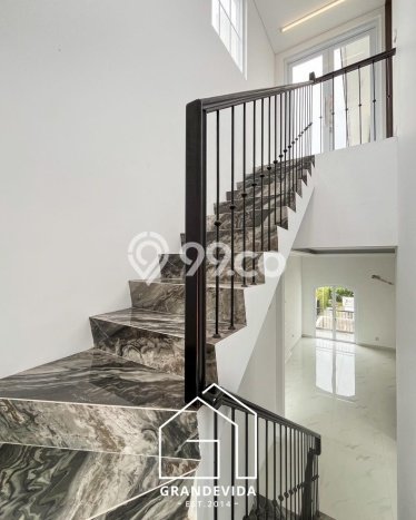Jual Rumah Luas Elegan Dengan View Eksklusif di Kemang, Jakarta Selatan Jual Rumah Luas Elegan Dengan View Eksklusif di Kemang, Jakarta Selatan