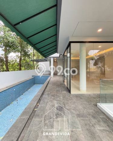 Rumah Luxury Modern Tanpa Renovasi di Kemang Jakarta Selatan Rumah Luxury Modern Tanpa Renovasi di Kemang Jakarta Selatan