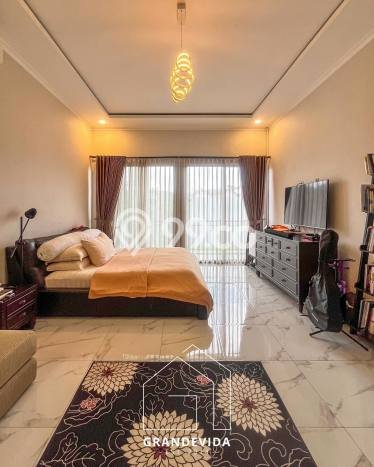 Jual Rumah Mewah Megah Dengan View Eksklusif di Bintaro, Tangerang Selatan Jual Rumah Mewah Megah Dengan View Eksklusif di Bintaro, Tangerang Selatan