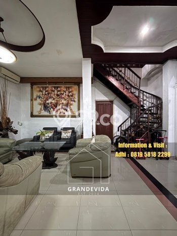 Siap Huni Rumah Mewah 10 Kamar di Kebayoran Baru Dekat ke Mana Pun Siap Huni Rumah Mewah 10 Kamar di Kebayoran Baru Dekat ke Mana Pun