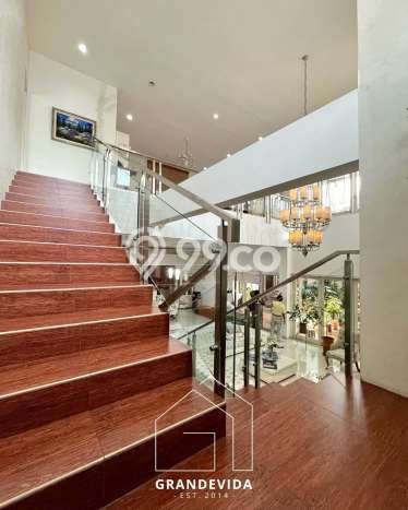 Hunian Elit LB 550m2 Siap Pakai Desain Elegan di Cinere, Jakarta Selatan Hunian Elit LB 550m2 Siap Pakai Desain Elegan di Cinere, Jakarta Selatan