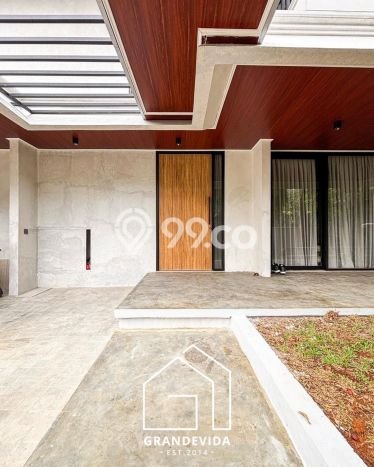 Rumah Elit Modern Tanpa Renovasi di Pondok Indah Jakarta Selatan Rumah Elit Modern Tanpa Renovasi di Pondok Indah Jakarta Selatan