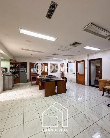 Kantor Dijual di Prime Area Jakarta Selatan Luas 2402m2 Kantor Dijual di Prime Area Jakarta Selatan Luas 2402m2