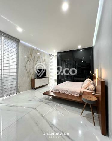 Hunian Elit LB 680m2 Siap Pakai Desain Elegan di Pondok Indah, Jakarta Selatan Hunian Elit LB 680m2 Siap Pakai Desain Elegan di Pondok Indah, Jakarta Selatan