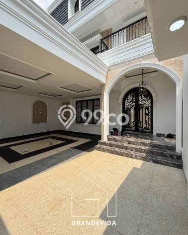 Ready to Use! Luxury House LT 406m2 Desain Modern di Pondok Indah Ready to Use! Luxury House LT 406m2 Desain Modern di Pondok Indah