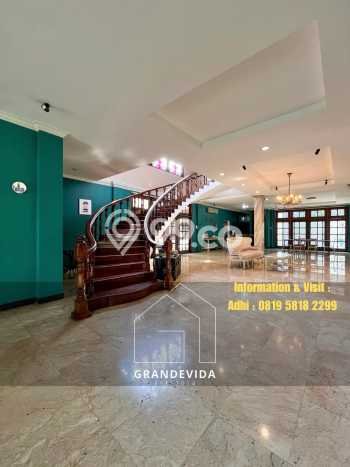 Rumah Elit LB 584m2 Siap Huni Desain Elegan di Pondok Indah, Jakarta Selatan Rumah Elit LB 584m2 Siap Huni Desain Elegan di Pondok Indah, Jakarta Selatan