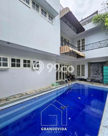 Rumah Elit LB 402m2 Siap Huni Desain Elegan di Bintaro, Tangerang Selatan Rumah Elit LB 402m2 Siap Huni Desain Elegan di Bintaro, Tangerang Selatan