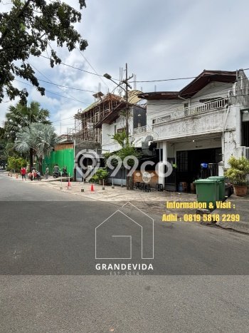 Siap Huni Rumah Mewah 10 Kamar di Kebayoran Baru Dekat ke Mana Pun Siap Huni Rumah Mewah 10 Kamar di Kebayoran Baru Dekat ke Mana Pun