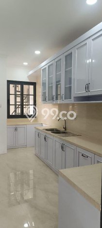 Rumah Eksklusif Siap Huni LT 250m2 di Kebayoran Baru, Jakarta Selatan Rumah Eksklusif Siap Huni LT 250m2 di Kebayoran Baru, Jakarta Selatan