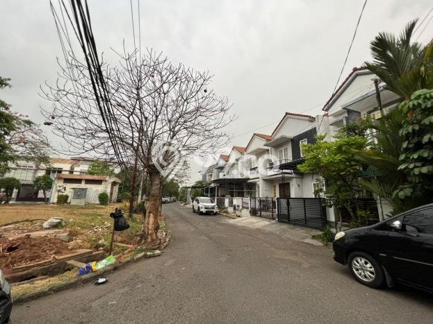 For Sale Hunian Rumah Terawat 3 Kamar di Semanan, Jakarta Barat For Sale Hunian Rumah Terawat 3 Kamar di Semanan, Jakarta Barat
