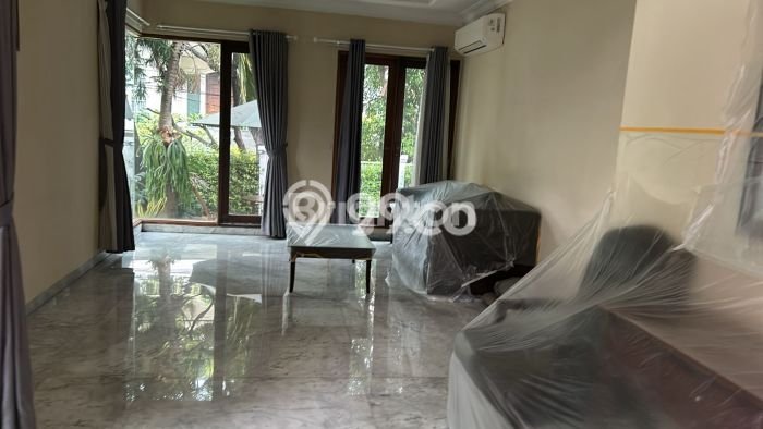 Sewa Rumah Nyaman LT 482m2 / LB 345m2 di Pondok Indah, Jakarta Selatan Sewa Rumah Nyaman LT 482m2 / LB 345m2 di Pondok Indah, Jakarta Selatan