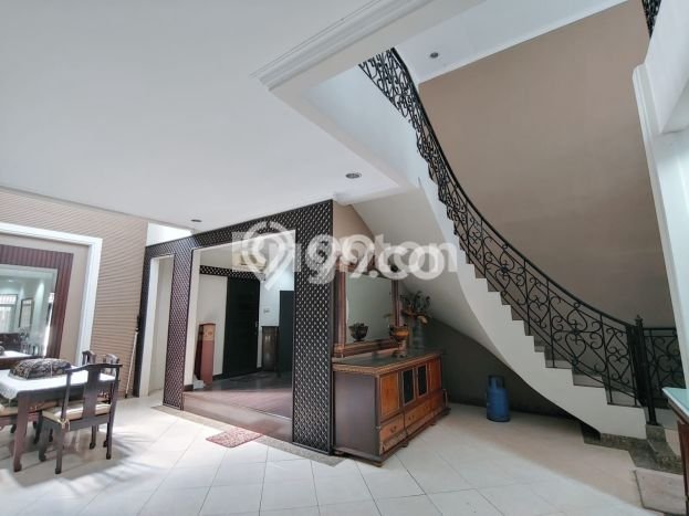 Best Deal Hunian Mewah Ideal dan Luas di Tebet, Jakarta Selatan Best Deal Hunian Mewah Ideal dan Luas di Tebet, Jakarta Selatan