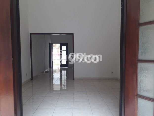 Rumah Sewa Bogor LT 643m2 LB 300m2 Kawasan Babakan Rumah Sewa Bogor LT 643m2 LB 300m2 Kawasan Babakan