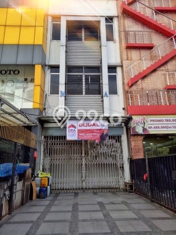 Ruko Dijual di Jakarta Pusat LT 175m2 & LB 279m2 Lokasi Terbaik! Ruko Dijual di Jakarta Pusat LT 175m2 & LB 279m2 Lokasi Terbaik!