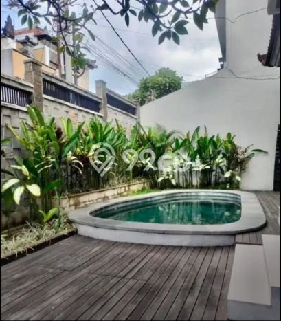 Rumah Elit LB 250m2 Siap Pakai Desain Elegan di Kerobokan, Badung Rumah Elit LB 250m2 Siap Pakai Desain Elegan di Kerobokan, Badung