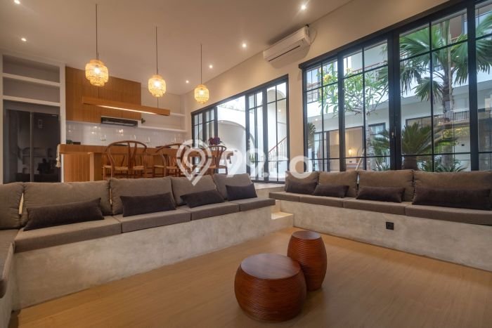 HARGA MENARIK! Vila Kawasan , Ukuran 240m2m², Kawasan Asri dan aman HARGA MENARIK! Vila Kawasan , Ukuran 240m2m², Kawasan Asri dan aman