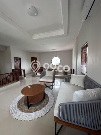 Rumah Elit LB 250m2 Siap Pakai Desain Elegan di Kerobokan, Badung Rumah Elit LB 250m2 Siap Pakai Desain Elegan di Kerobokan, Badung