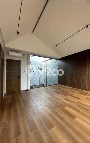 Hunian Mewah LB 300m2 Siap Pakai Desain Elegan di Padangsambian , Denpasar Hunian Mewah LB 300m2 Siap Pakai Desain Elegan di Padangsambian , Denpasar