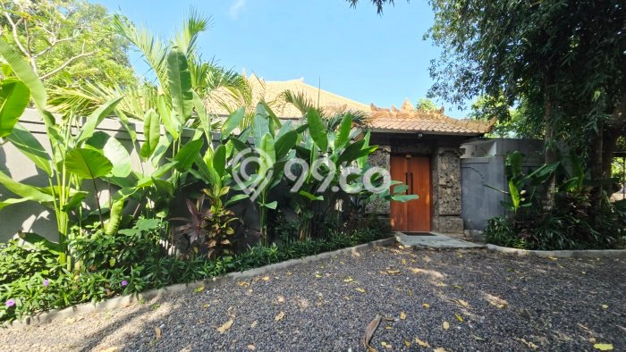 Vila Kawasan , Luas 245m2m², Area Asri Vila Kawasan , Luas 245m2m², Area Asri