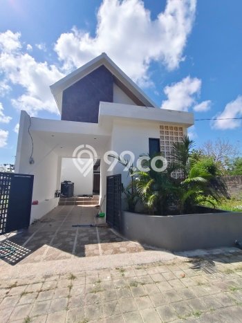 Vila Kawasan , Area 129m2m², Lingkungan Nyaman Vila Kawasan , Area 129m2m², Lingkungan Nyaman