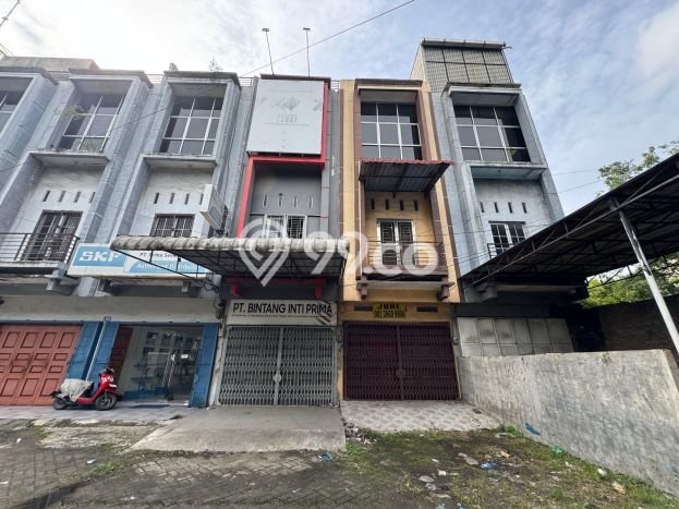 Ruko Dijual di Medan Barat LT 88m2, LB 64m2 Solusi Investasi Cerdas Ruko Dijual di Medan Barat LT 88m2, LB 64m2 Solusi Investasi Cerdas