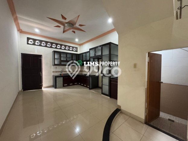 Lokasi Strategis! Dijual Ruko Bisnis di Medan Maimun, Medan Kondisi Baik Lokasi Strategis! Dijual Ruko Bisnis di Medan Maimun, Medan Kondisi Baik