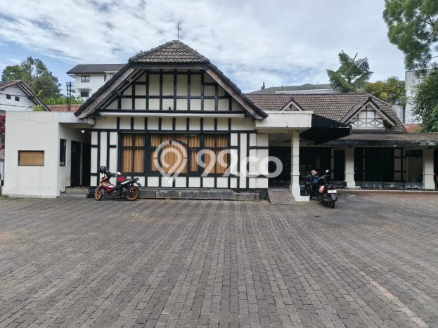 For Sale! Premium House LT 800m2 Desain Elegan di Dago For Sale! Premium House LT 800m2 Desain Elegan di Dago