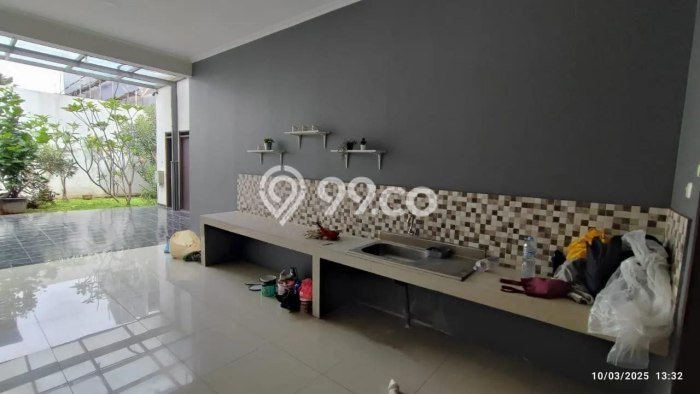 Ready to Use! Premium House LT 300m2 Desain Elegan di Mekar Wangi Ready to Use! Premium House LT 300m2 Desain Elegan di Mekar Wangi