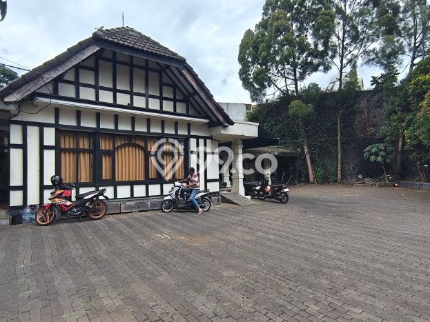 For Sale! Premium House LT 800m2 Desain Elegan di Dago For Sale! Premium House LT 800m2 Desain Elegan di Dago