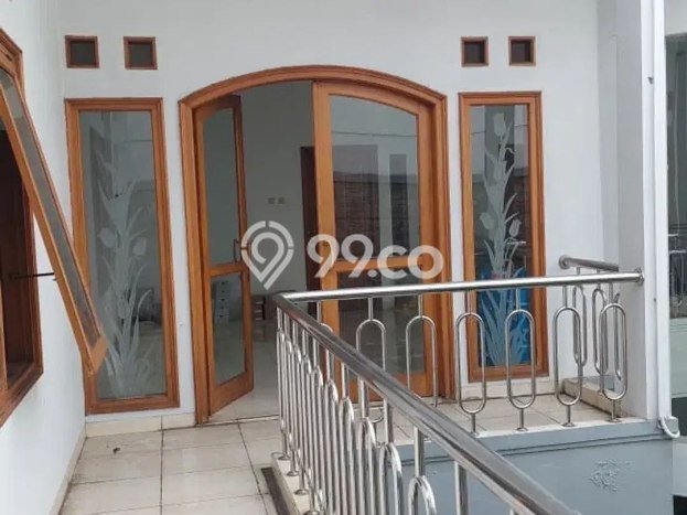 Rumah Mewah LB 400m2 Siap Huni Desain Elegan di Mekar Wangi, Bandung Rumah Mewah LB 400m2 Siap Huni Desain Elegan di Mekar Wangi, Bandung