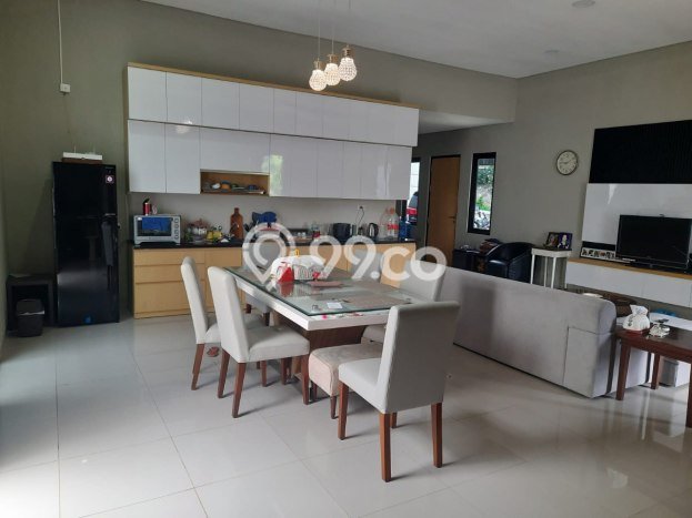 Rumah Elit Modern Tanpa Renovasi di Cipaku Bandung Rumah Elit Modern Tanpa Renovasi di Cipaku Bandung