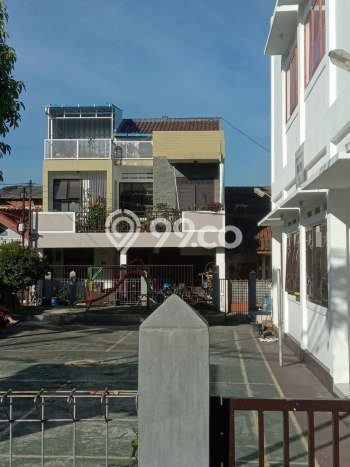 Rumah Strategis Minimalis Lb 210m2 di Cimahi Selatan, Cimahi Rumah Strategis Minimalis Lb 210m2 di Cimahi Selatan, Cimahi
