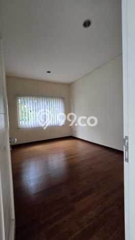 Lokasi strategis! Rumah siap pakai disewakan di Pantai Indah Kapuk LB 300m2 Lokasi strategis! Rumah siap pakai disewakan di Pantai Indah Kapuk LB 300m2
