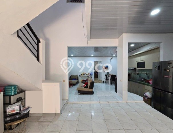Rumah Elit Modern Tanpa Renovasi di Pegadungan Jakarta Barat Rumah Elit Modern Tanpa Renovasi di Pegadungan Jakarta Barat